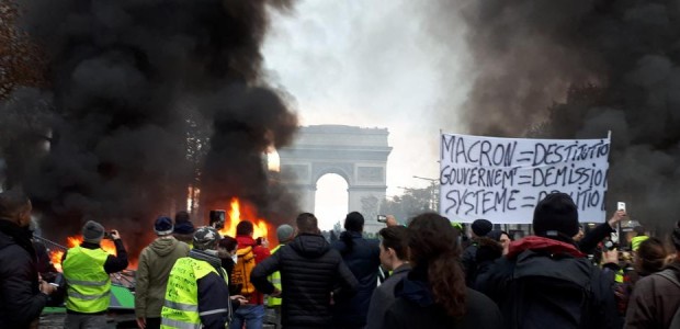 LOTTA DI CLASSE IN FRANCIA di Enzo Acerenza Clicca qui per articolo pdf. Ma non avevano detto che la lotta di classe era morta e sepolta, che il contrasto fra [&hellip;]